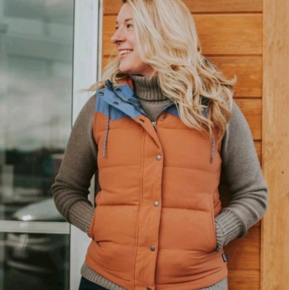 Patagonia Women's Bivy Hooded Down Vest In Sisu Brown